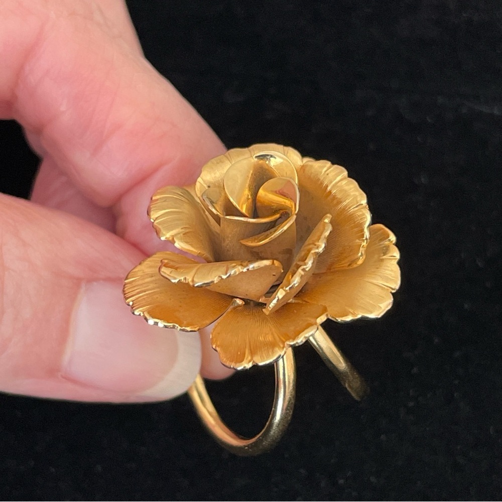 Giovanni Vintage Gold Tone Rose Cocktail Ring Pinky Ring Size 4.5 Statement - Picture 4 of 11